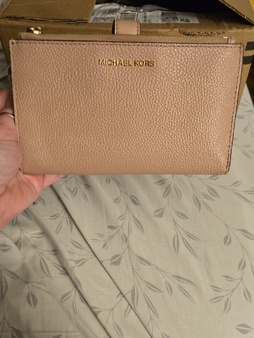 MICHAEL KORS Dusty Pink Tan Pebbled Leather Zip Wallet